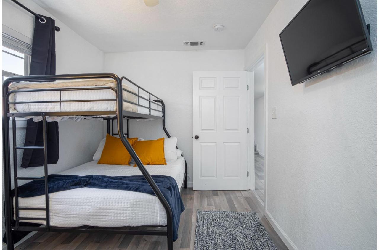 Charming 4Br2Ba Only 5 Mins Downtown Riverwalk San Antonio Bagian luar foto
